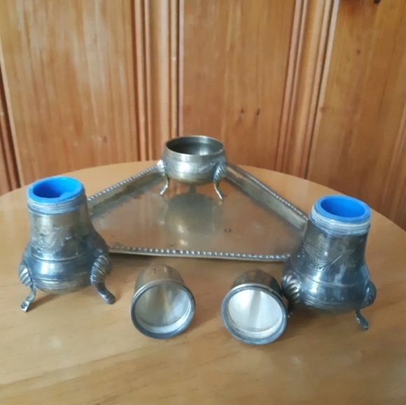 Vintage Salt and Pepper Shakers Tray Toothpick Urn   4 pieces - Picture 3 of 3